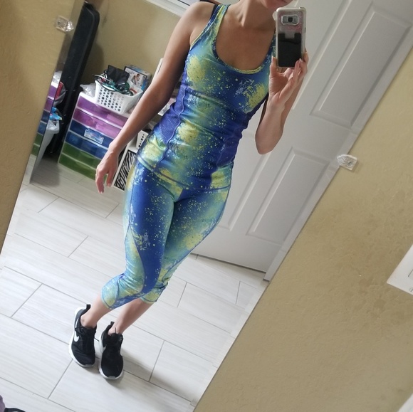 Matching workouts outfit - Picture 7 of 7